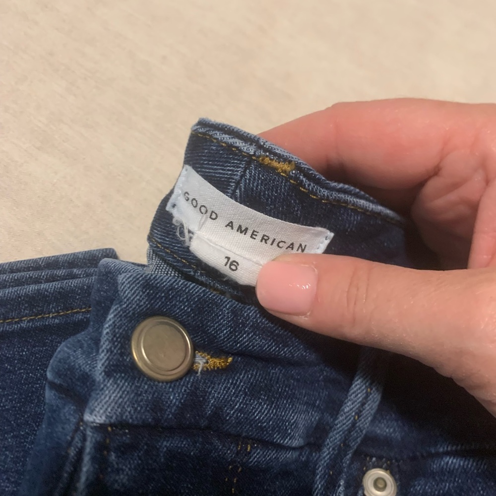 Good American “good crop” blue jeans